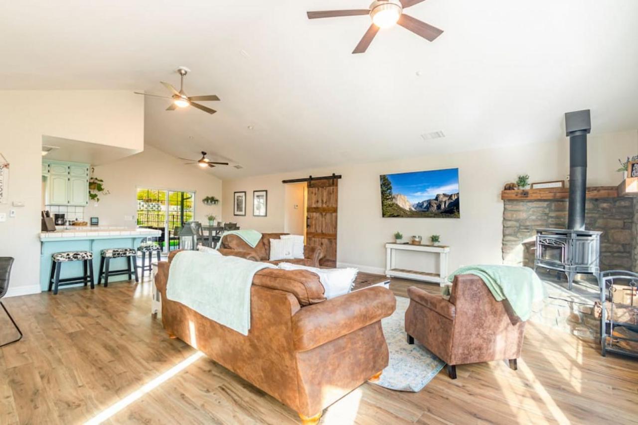 Mystic Mountain Villa, 14 Miles From Yosemite