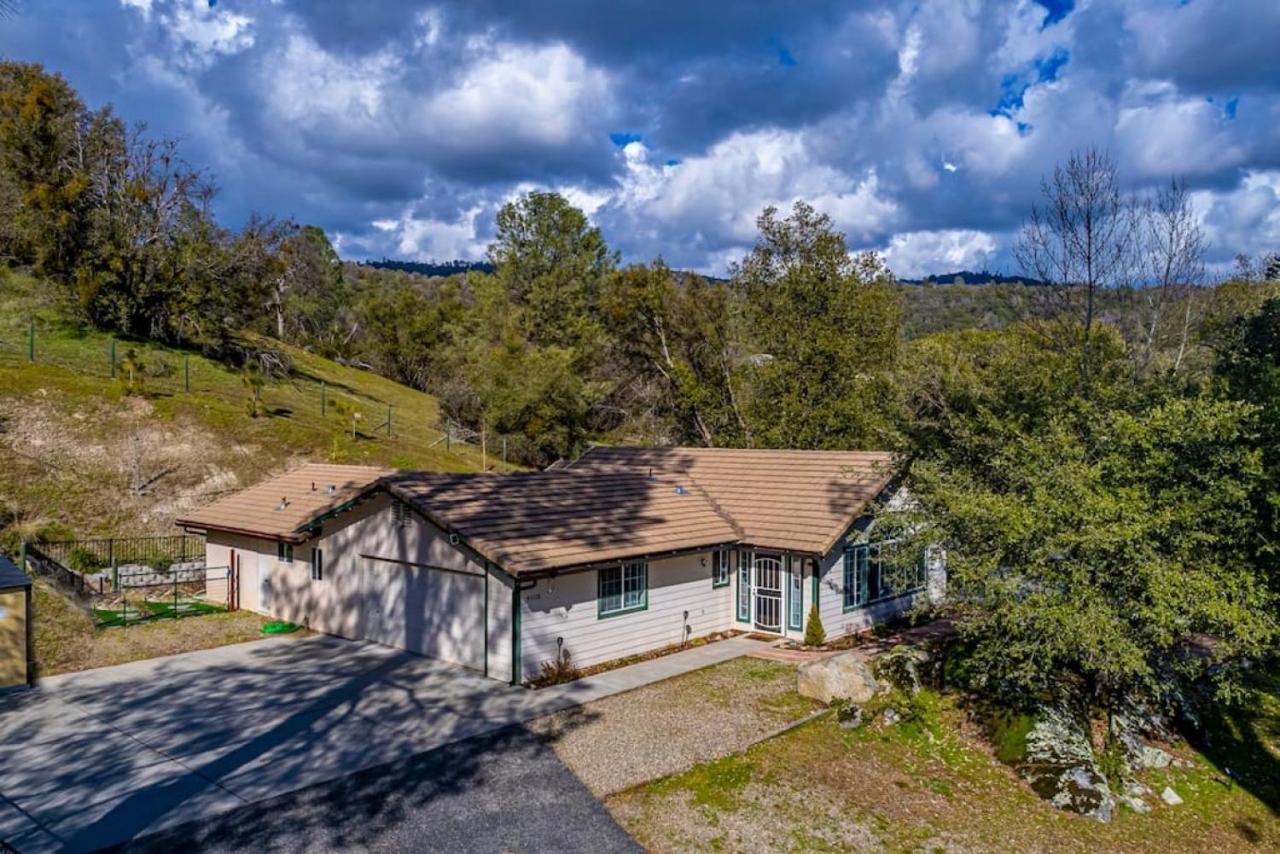Mystic Mountain Villa, 14 Miles From Yosemite *