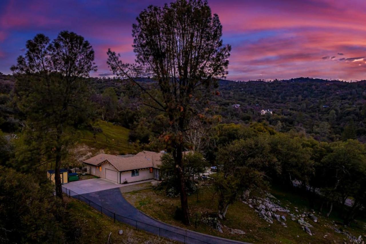 Mystic Mountain Villa, 14 Miles From Yosemite