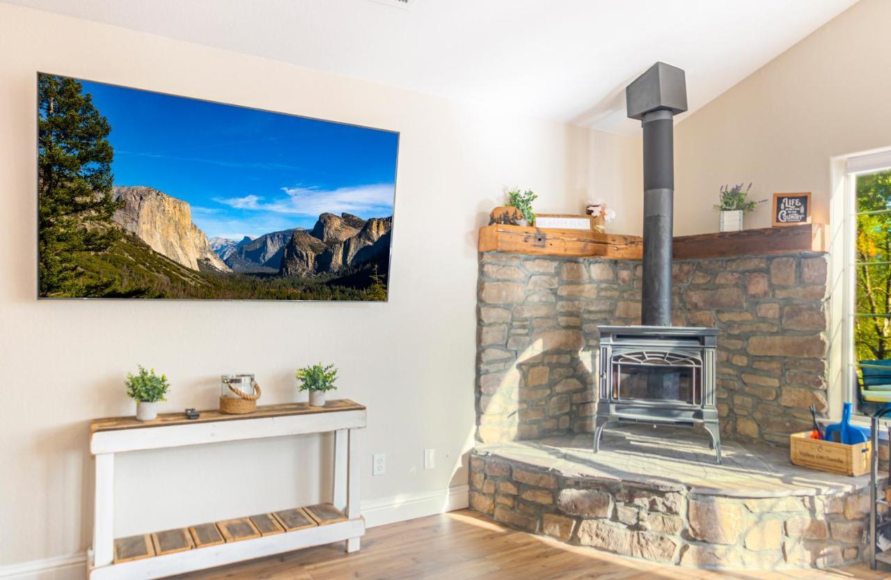 Villa Mystic Mountain Villa, 14 Miles From Yosemite *
